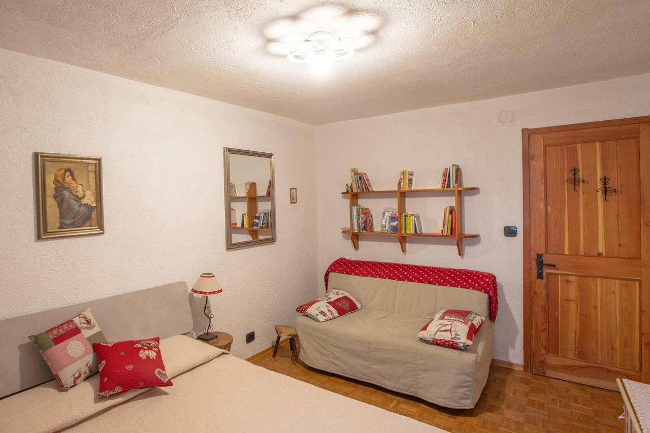 شقة Joivy Flat For 6, In The Historic Town Pré-Saint-Didier المظهر الخارجي الصورة